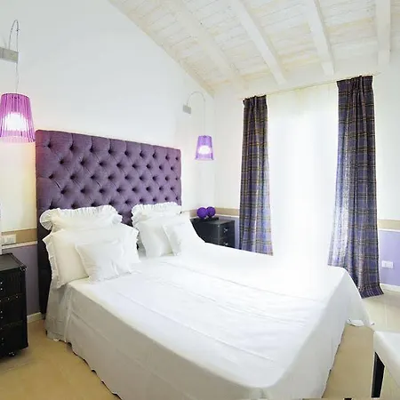 Onofria 酒店 西尔米奥奈