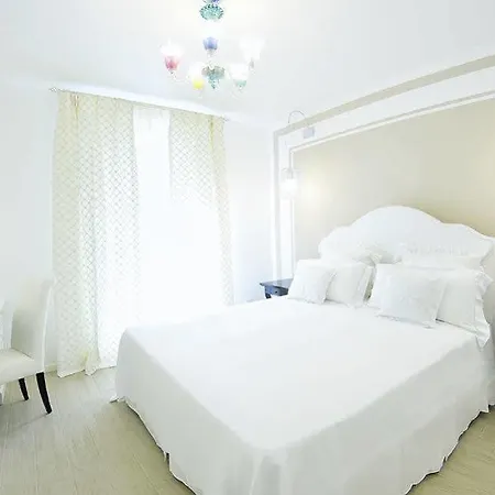 Onofria 酒店 西尔米奥奈